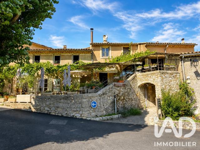 Local Commercial vente à Carpentras, Savoillan