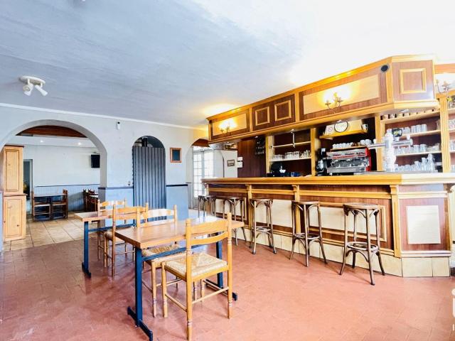 Local Commercial vente à Palaiseau, Avrainville