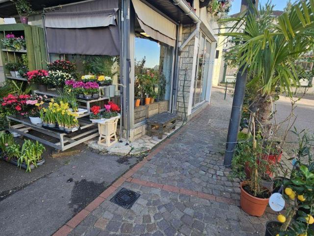 Local Commercial vente à Nanterre, Rueil-malmaison