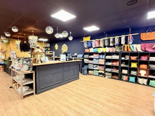 Local Commercial vente à Quimper, Bretagne