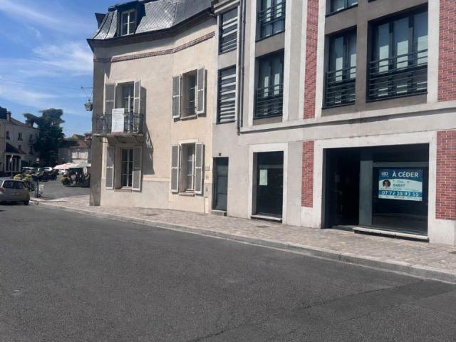 Local Commercial vente à Fontainebleau