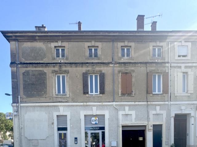 Local Commercial vente à Pont-Saint-Esprit, Gard