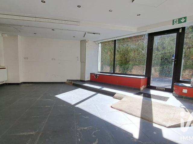 Local Commercial vente à Villecresnes, Val-de-Marne