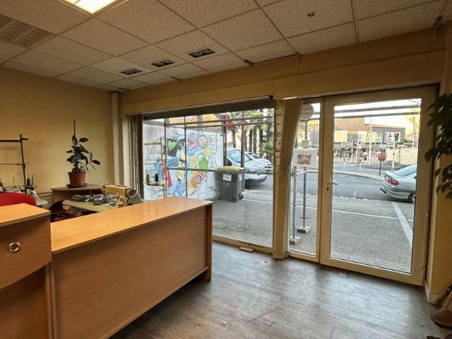 Local Commercial vente à Palaiseau, Sainte-geneviève-des-bois