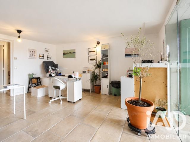 Local Commercial vente à Apt, Lourmarin