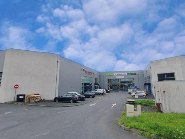 Local Commercial vente à Saint-Lô, Saint-lô