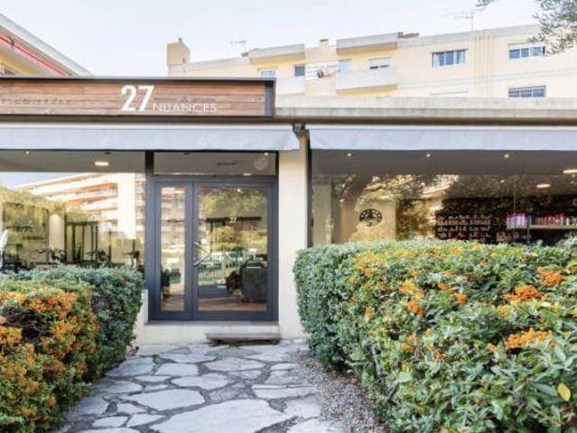 Local Commercial vente à Grasse, Antibes