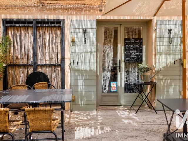Local Commercial vente à Apt, Lourmarin
