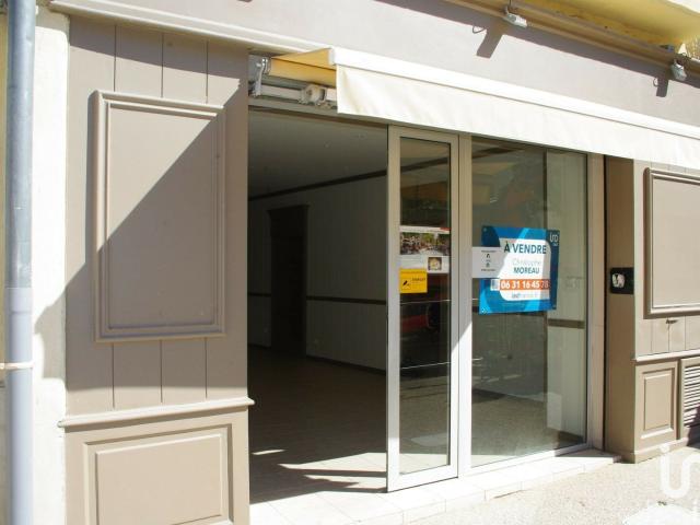 Local Commercial vente à Mèze