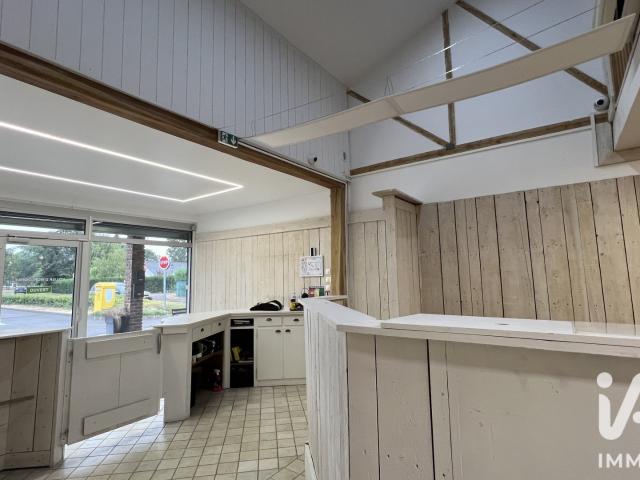 Local Commercial vente à Torcy, Servon