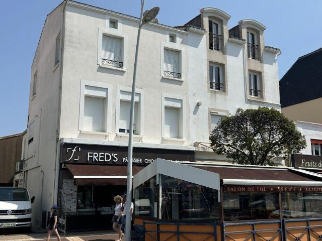 Local Commercial vente à Les Sables-d'Olonne, Saint-gilles-croix-de-vie