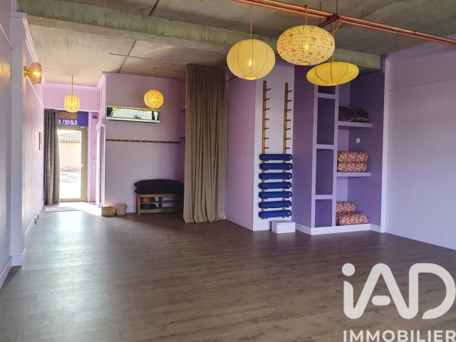 Local Commercial vente à Aix-en-Provence, Rousset