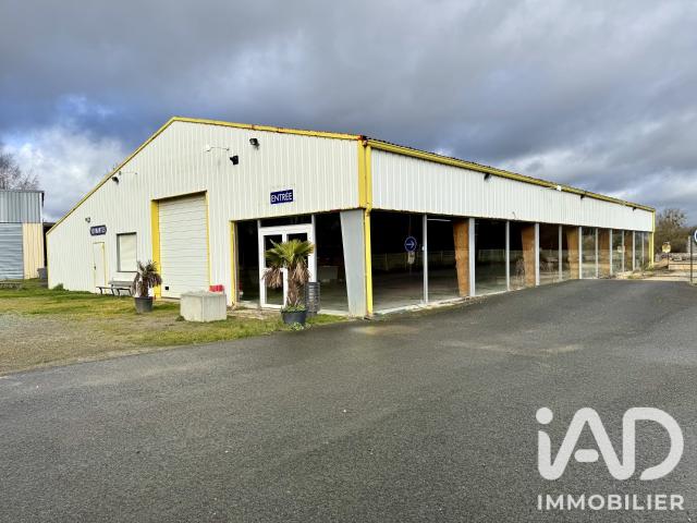 Local Commercial vente à Le Bourg, Vernantes