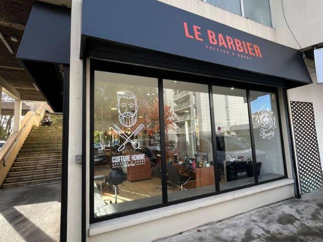 Local Commercial vente à Palaiseau, Les Ulis