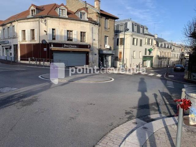 Local Commercial location à Bougival
