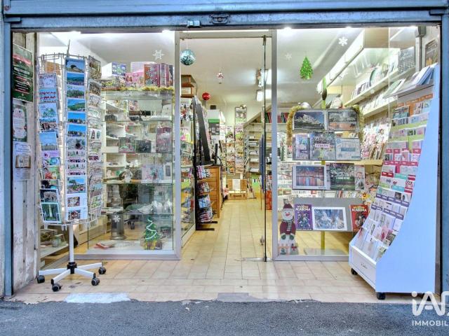Local Commercial vente à Aix-en-Provence, Rousset