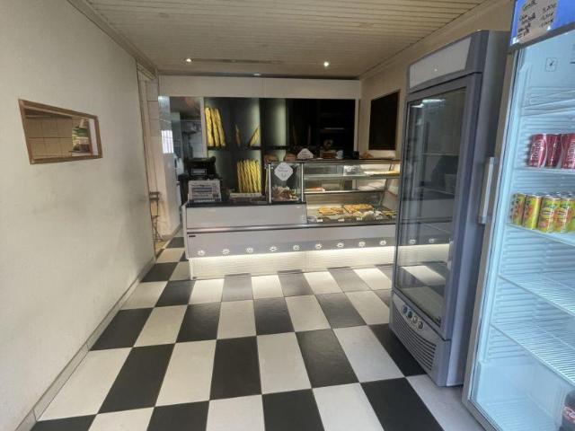 Local Commercial vente à Perpignan, Pézilla-la-rivière