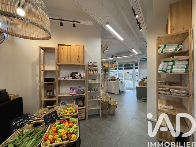 Local Commercial vente à Évry, Petit-bourg