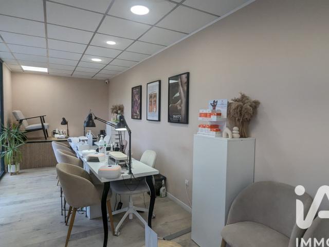 Local Commercial vente à Avignon, Sorgues