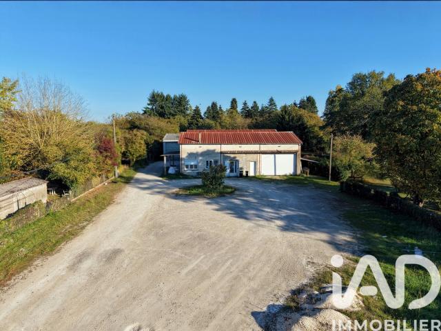 Local Commercial vente à Le Montet, Chasseneuil-sur-Bonnieure