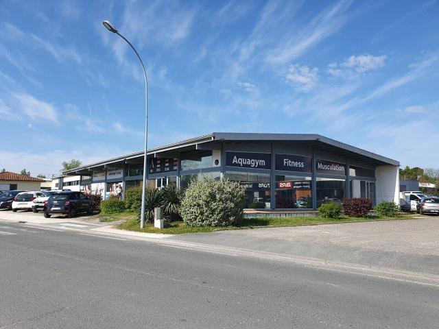 Local Commercial vente à Saint-médard-en-jalles, La Rue Est