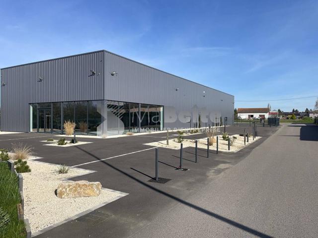 Local Commercial location à Roanne, Champlong