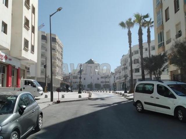 Local commercial location à Rbat