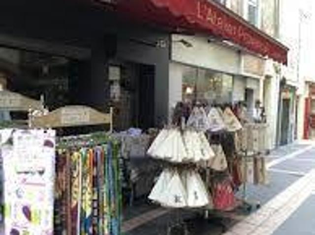 Local Commercial vente à Apt
