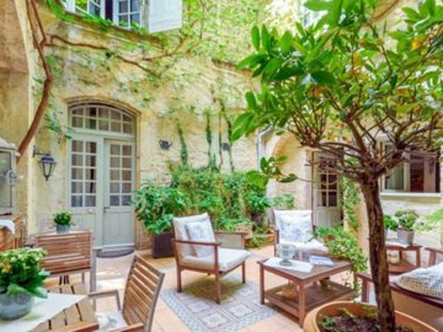 Local Commercial vente à Pézenas, Calquières