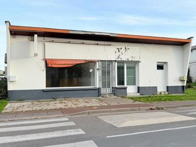 Local Commercial vente à Lesparre-Médoc, Sainte-hélène