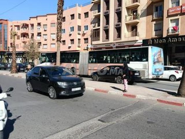 Local commercial location à L'Oriental