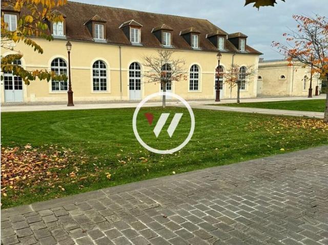 Local Commercial location à Petit Margny, Compiègne