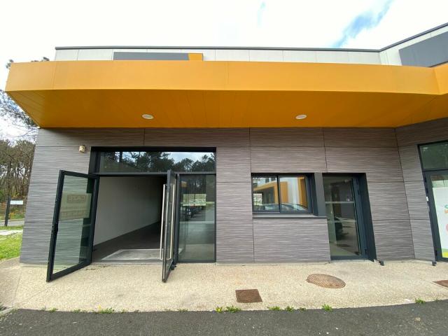 Bureau vente à Bordeaux, Le Pian-médoc