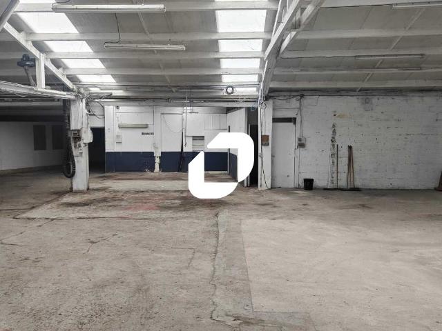 Local Commercial vente à Nanterre, Puteaux
