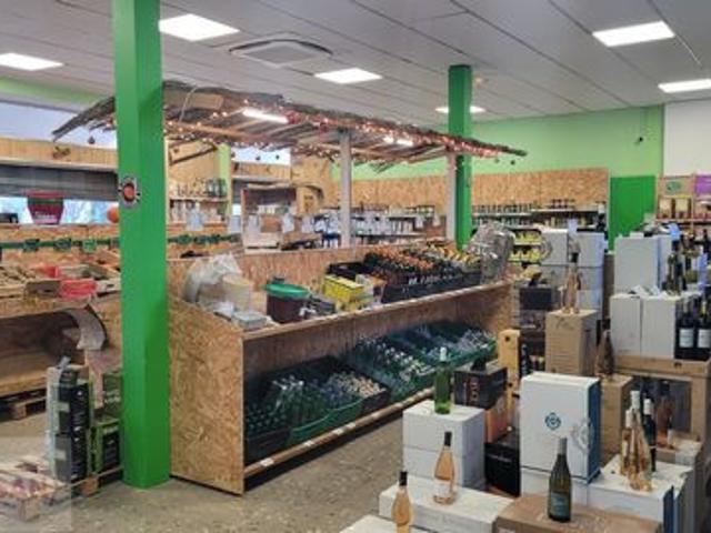 Local Commercial vente à Digne-les-Bains, Château-arnoux-saint-auban