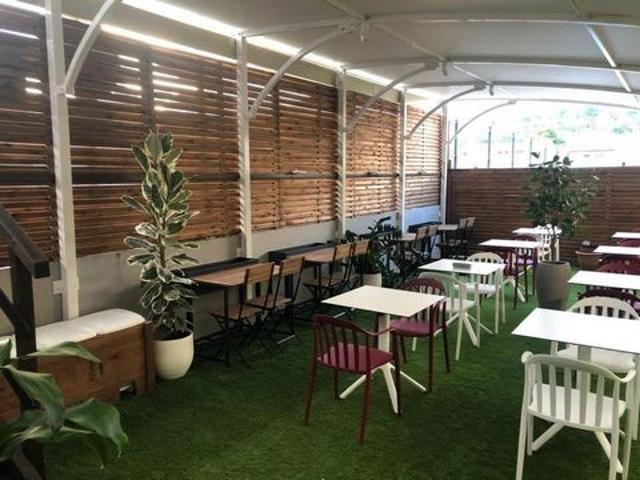 Local Commercial vente à Évreux, La Trinité