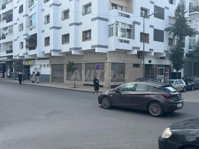 Local commercial location à Rbat