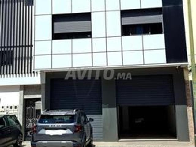 Local commercial location à Rbat