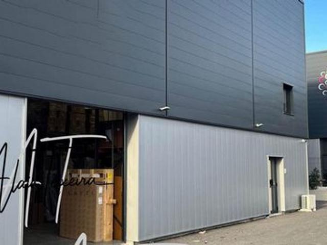 Local Commercial vente à Brignoles, Le Cannet-des-maures