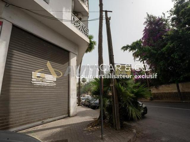 Local commercial vente à Anfa, Gharb-Chrarda-Beni Hssen