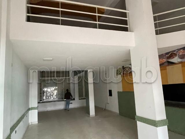 Local commercial location à Rbat