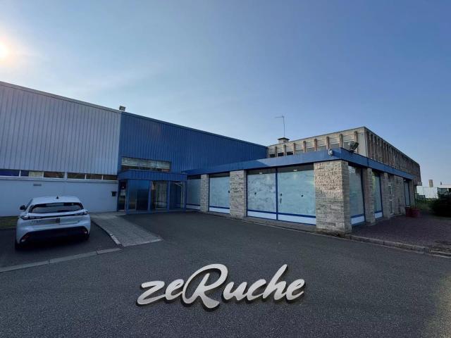 Local Commercial vente à ZA Touches-Saint-Mélaine, Laval