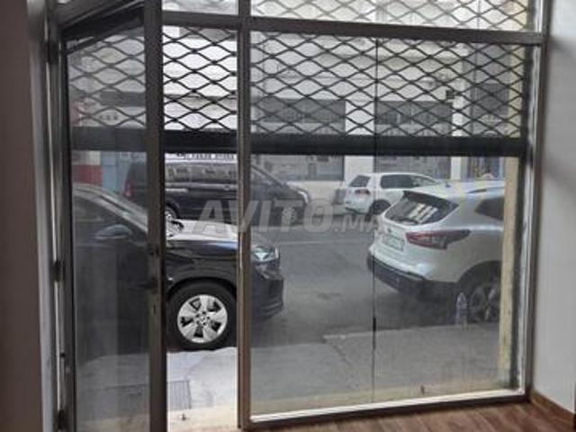Local commercial location à Rbat