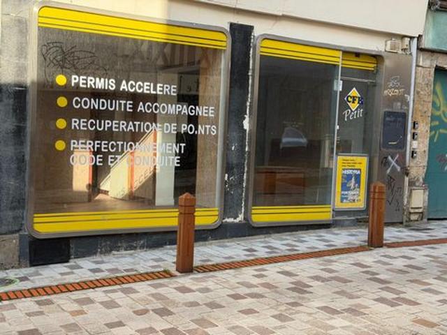 Local Commercial vente à Rouen, Ruan