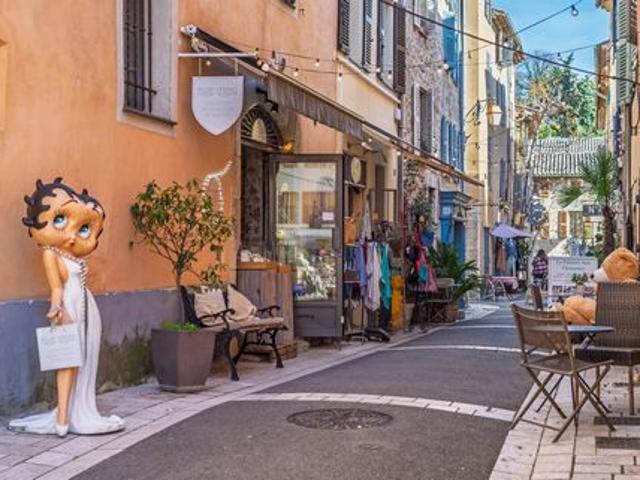 Local Commercial vente à Grasse, Valbonne