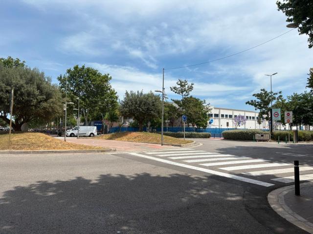 Local Comercial en alquiler en Cornellà De Llobregat, Riera