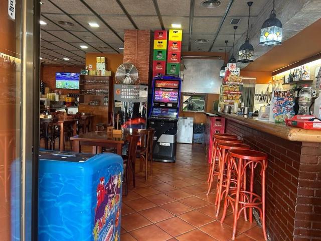 Local Comercial en alquiler en Almeda, Cornellà De Llobregat