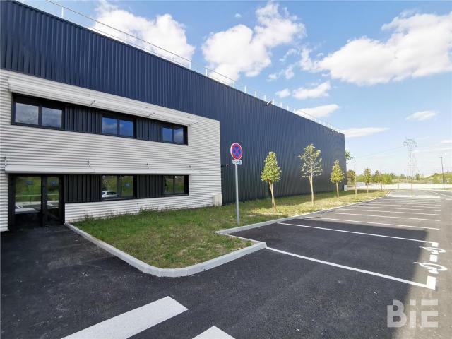 Local Commercial location à Bordeaux, Ambarès-et-lagrave
