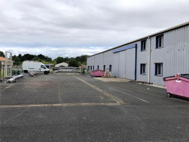Local Commercial location à Bordeaux, Sainte-eulalie
