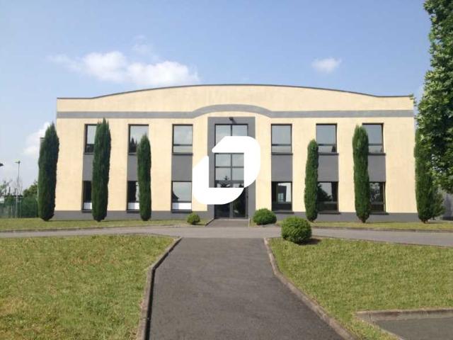 Local Commercial location à Chavanne, Arnas
